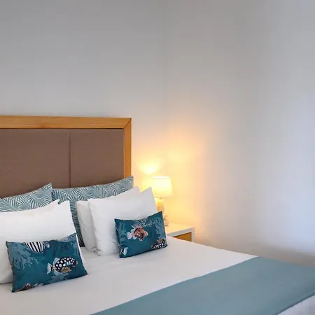 伊姆普莱希芙万酒店 4* Ormos Athinios