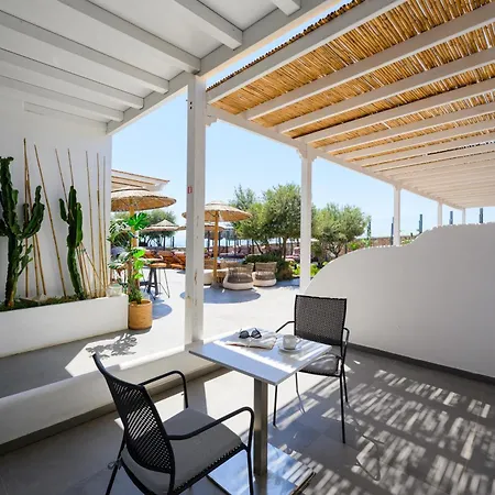 Impressive One Otel Ormos Athinios