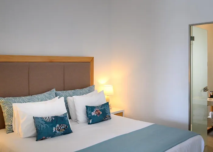 Impressive One 4* Ormos Athinios